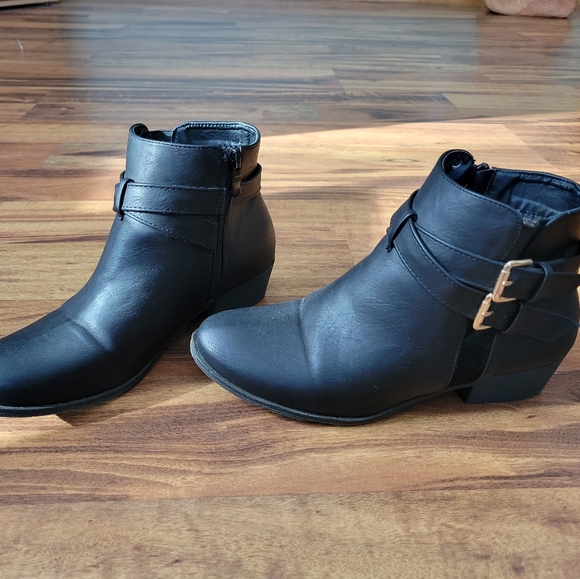 TOP MODA Black Double buckle Booties Size 7.5 - Picture 3 of 7